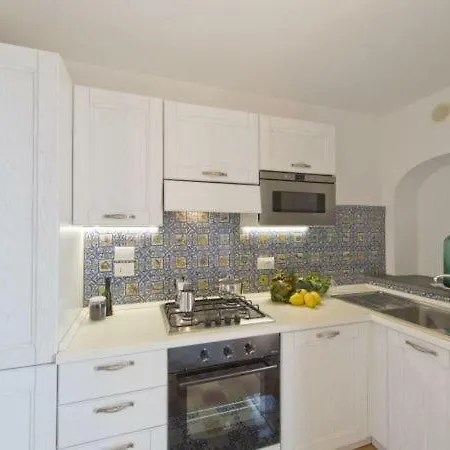 Sleeps 10 Air Con Wifi Praiano