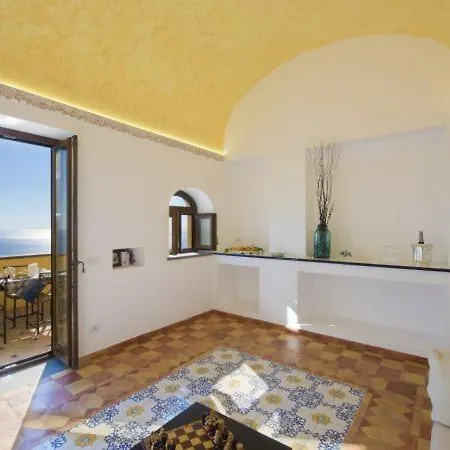 Vakantiehuis Sleeps 10 Air Con Wifi Praiano