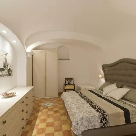 Sleeps 10 Air Con Wifi Vakantiehuis Praiano